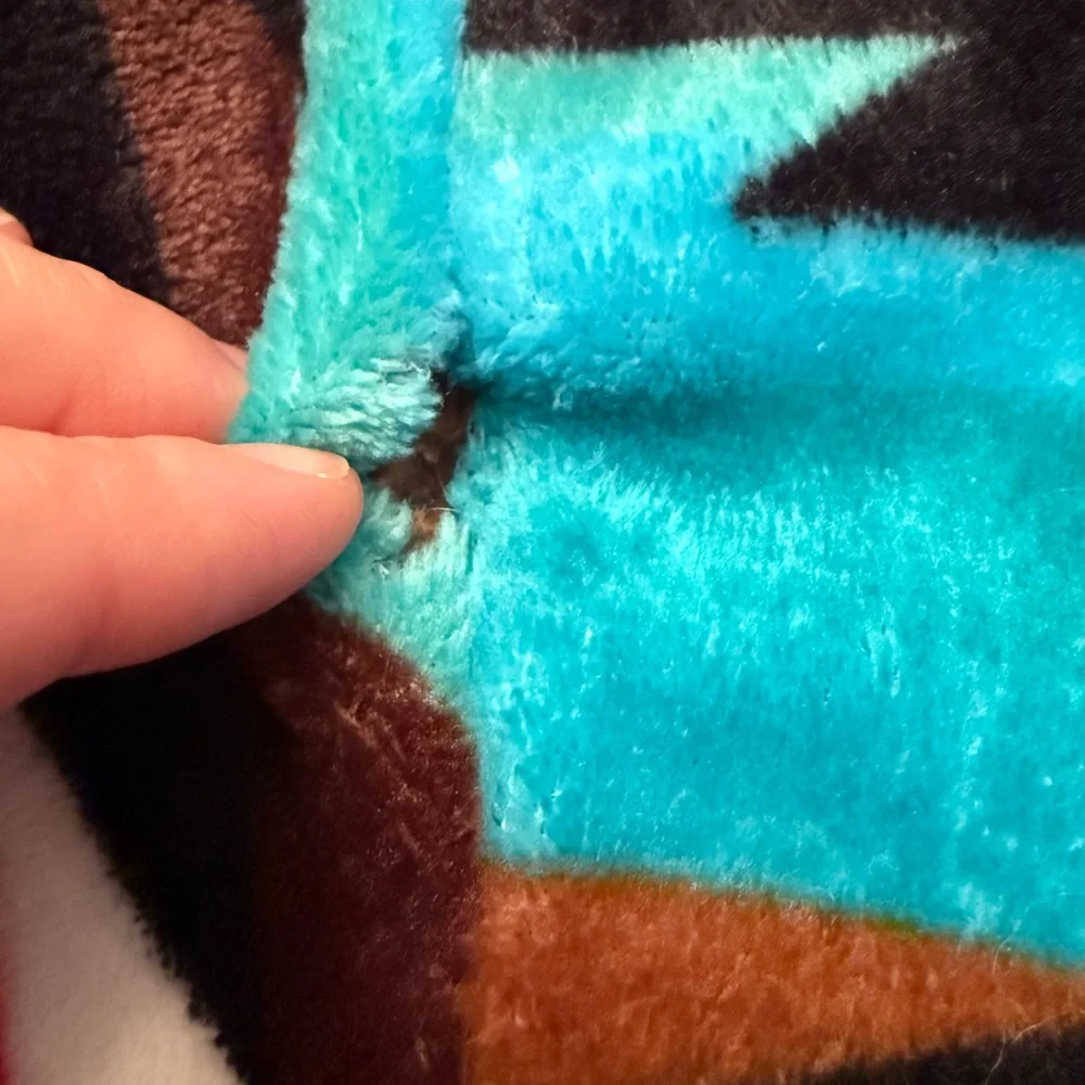 Aztec Patterned Fleece Jacket - Picture 8 of 8